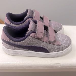 Toddler Girl Puma Smash v2 Glitz Glam sneakers.